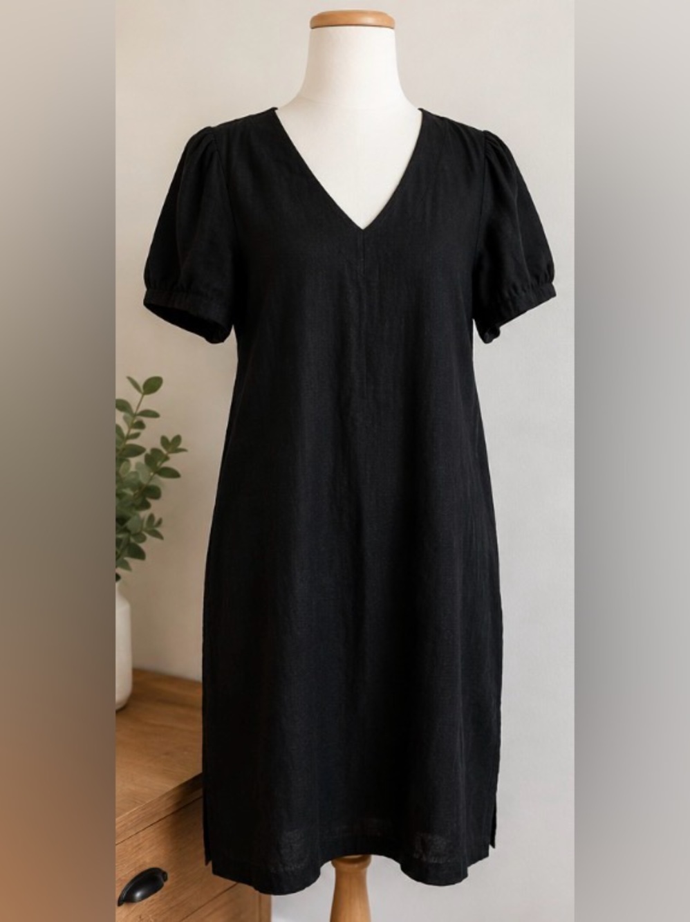 Original Nicole Miller Black Linen Blend Shift Dress Size M Puff Sleeve V-Neck